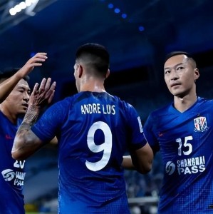 7M体育-斯卢茨基自此学会主动换人后！申花战绩就越来越好，三人被他激活