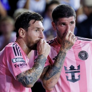 7M体育官方网站-梅西本场数据：1次关键传球 3次过人0成功 丢失球权19次 评分6.6